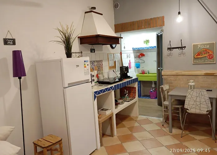 Casetto Rosso * سان لاتْسارو دي سافين